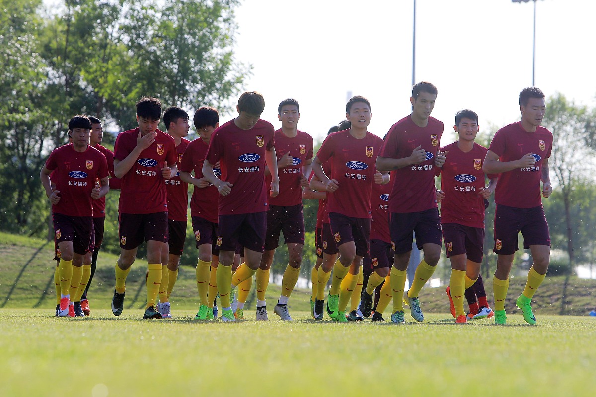 球队团结合作，迎接新一轮挑战