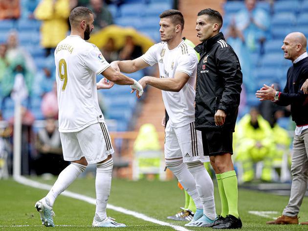 莫德里奇今日表现抢眼，本菲卡整场无解，教练赛后亲自拥抱的简单介绍